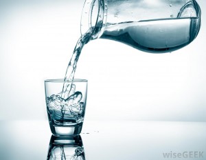 Eigenlijk zou ik meer water moeten drinken... Praktische tips!
